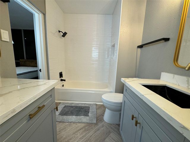 1115 Augusta Drive 38, Houston, TX 77057