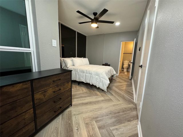 1115 Augusta Drive 38, Houston, TX 77057