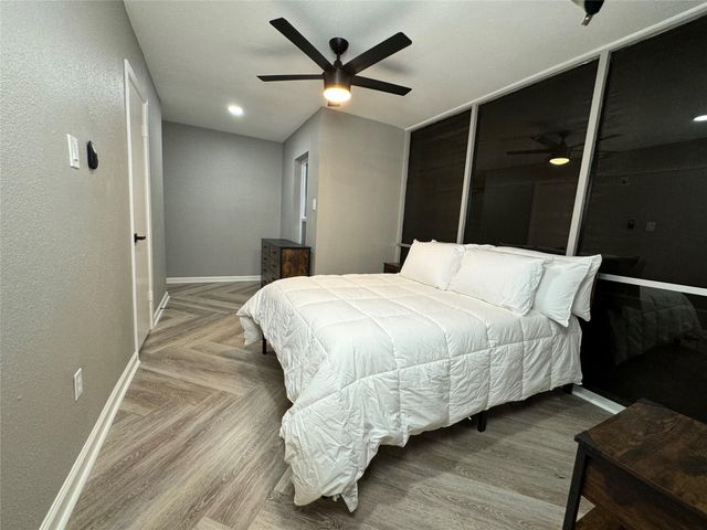 1115 Augusta Drive 38, Houston, TX 77057