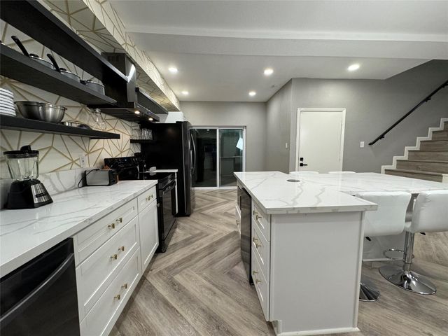 1115 Augusta Drive 38, Houston, TX 77057