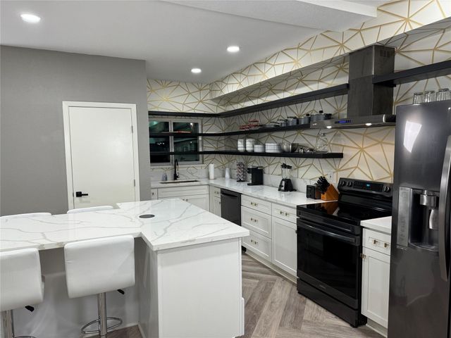 1115 Augusta Drive 38, Houston, TX 77057