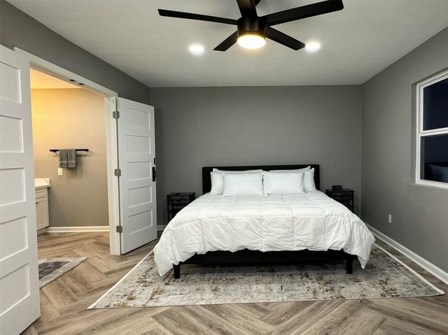 1115 Augusta Drive 38, Houston, TX 77057