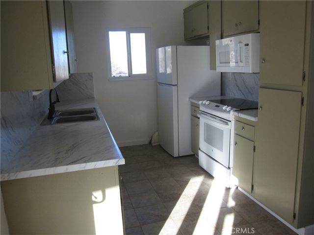 5954 VALLEY VIEW Street, Joshua Tree, CA 92252