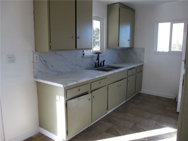 5954 VALLEY VIEW Street, Joshua Tree, CA 92252