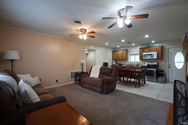 54 Maddox Lane, Bedford, IN 47421