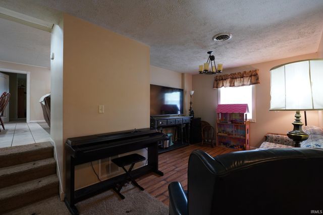 54 Maddox Lane, Bedford, IN 47421
