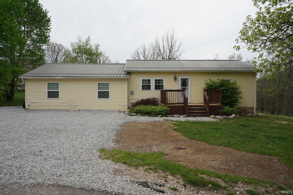 54 Maddox Lane, Bedford, IN 47421