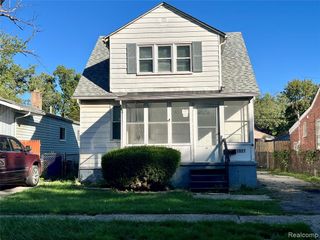 7027 Meadow Avenue, Warren, MI 48091