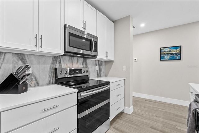 332 COCOANUT AVENUE 302, Sarasota, FL 34236