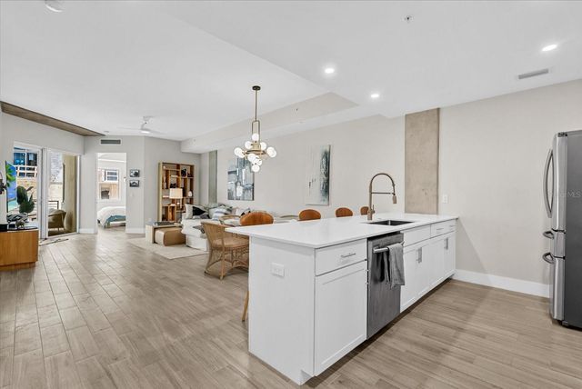 332 COCOANUT AVENUE 302, Sarasota, FL 34236