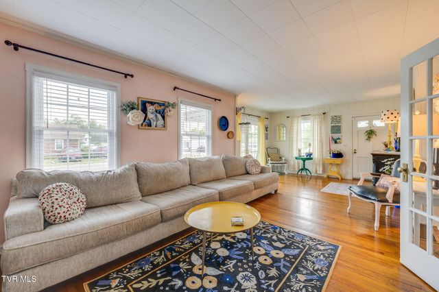 133 Sunrise Drive, Elizabethton, TN 37643