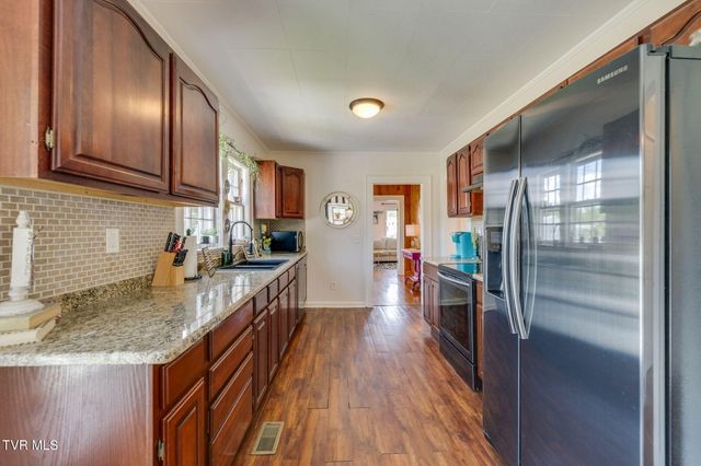 133 Sunrise Drive, Elizabethton, TN 37643