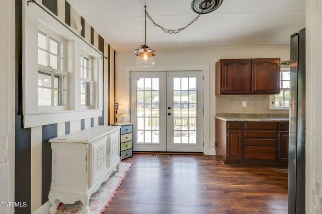 133 Sunrise Drive, Elizabethton, TN 37643