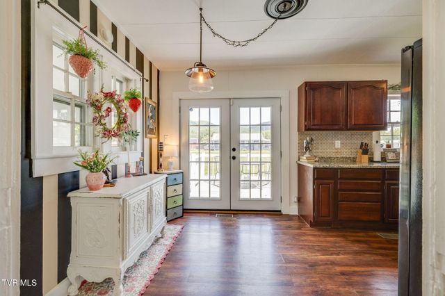 133 Sunrise Drive, Elizabethton, TN 37643
