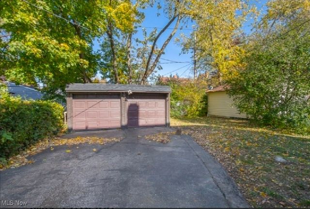 3575 Grosvenor Road, Cleveland Heights, OH 44118