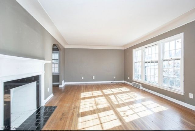 3575 Grosvenor Road, Cleveland Heights, OH 44118