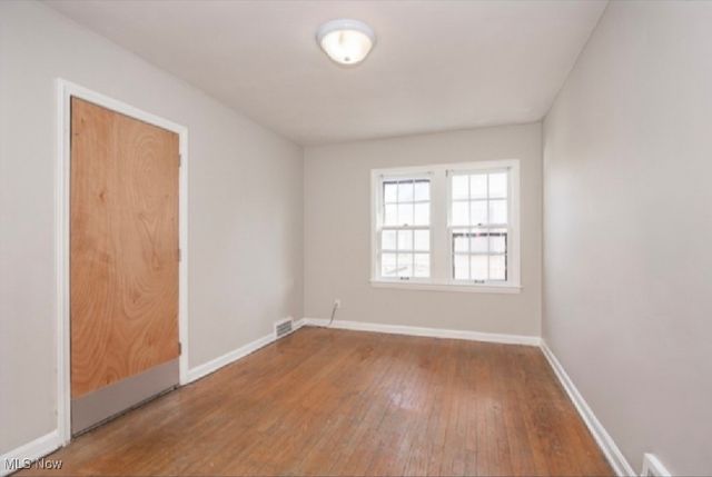 3575 Grosvenor Road, Cleveland Heights, OH 44118