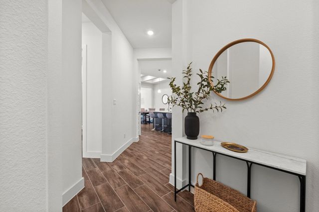 206 Olivia DR 120, Austin, TX 78738