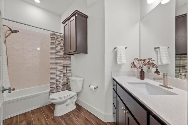 206 Olivia DR 120, Austin, TX 78738