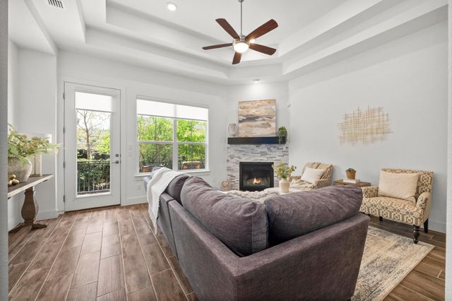206 Olivia DR 120, Austin, TX 78738