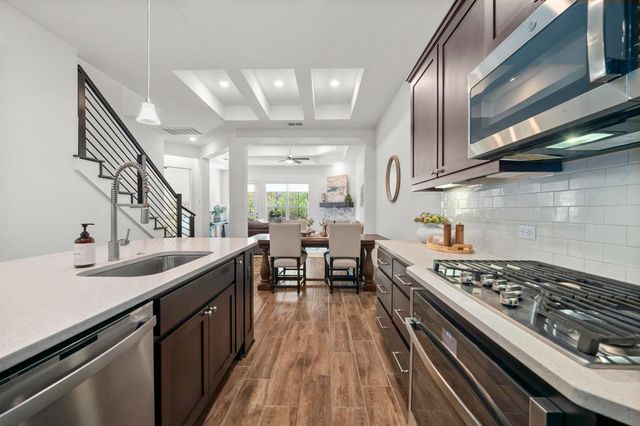 206 Olivia DR 120, Austin, TX 78738
