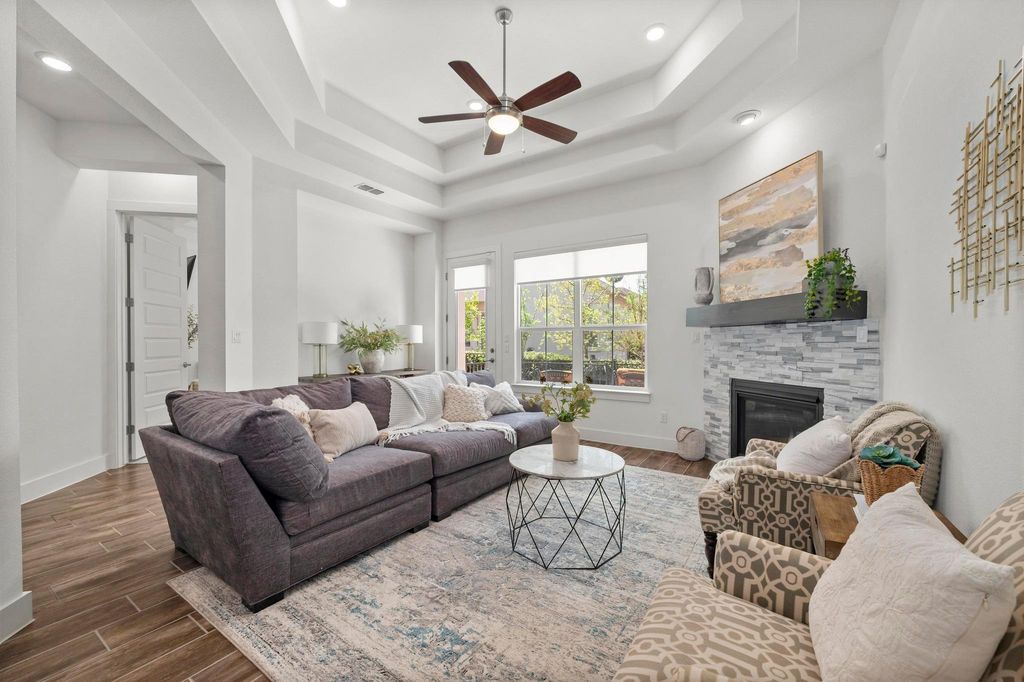 206 Olivia DR 120, Austin, TX 78738