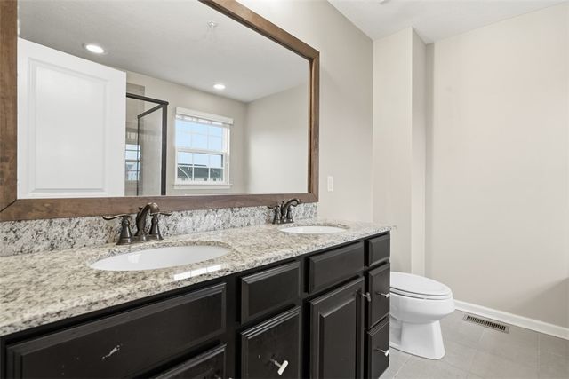 1204 Pointe View Dr, Adams Twp, PA 16046