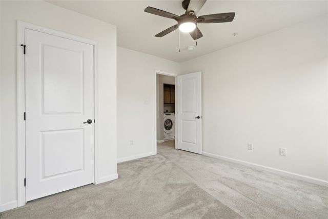 1204 Pointe View Dr, Adams Twp, PA 16046