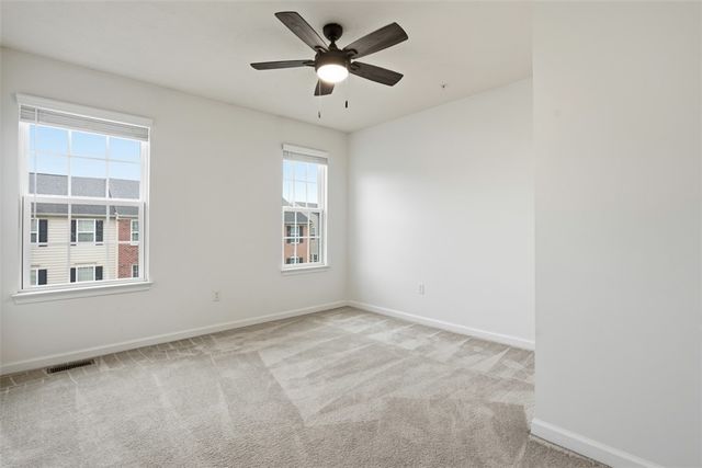 1204 Pointe View Dr, Adams Twp, PA 16046