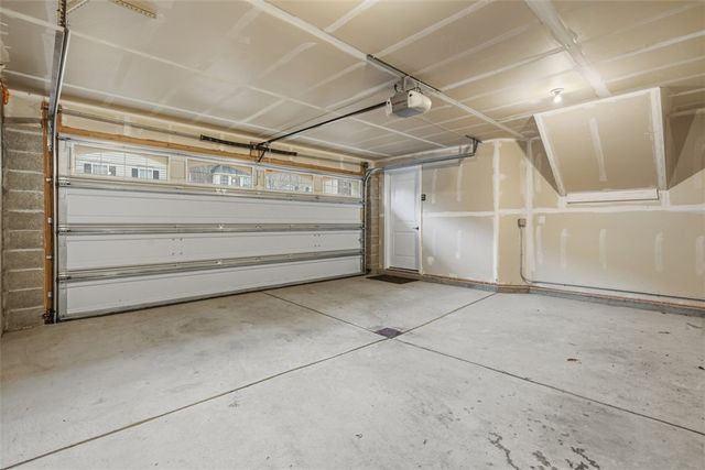 1204 Pointe View Dr, Adams Twp, PA 16046