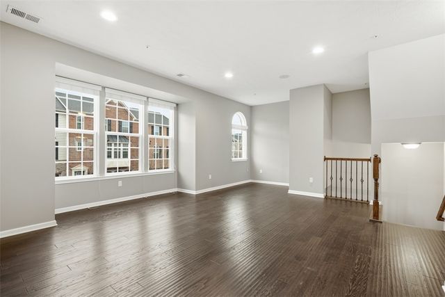 1204 Pointe View Dr, Adams Twp, PA 16046