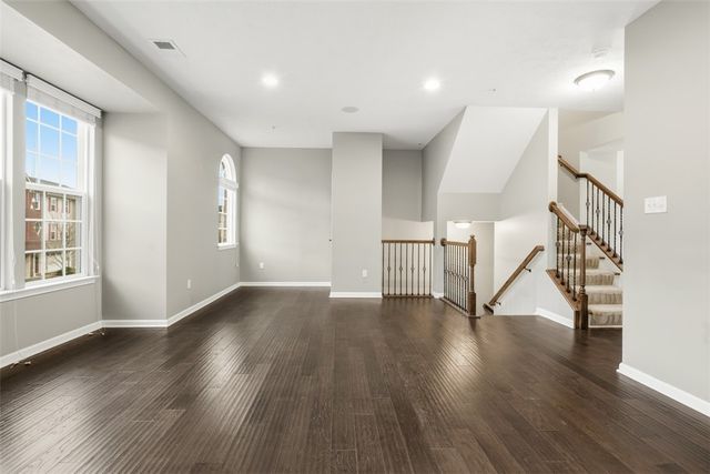 1204 Pointe View Dr, Adams Twp, PA 16046