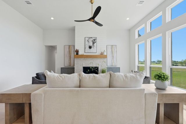 25231 Pleasant Retreat Court, Montgomery, TX 77356