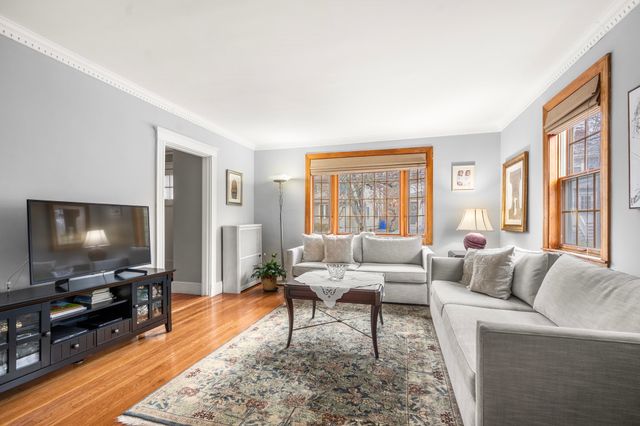 15 Loveland St 15, Brookline, MA 02445