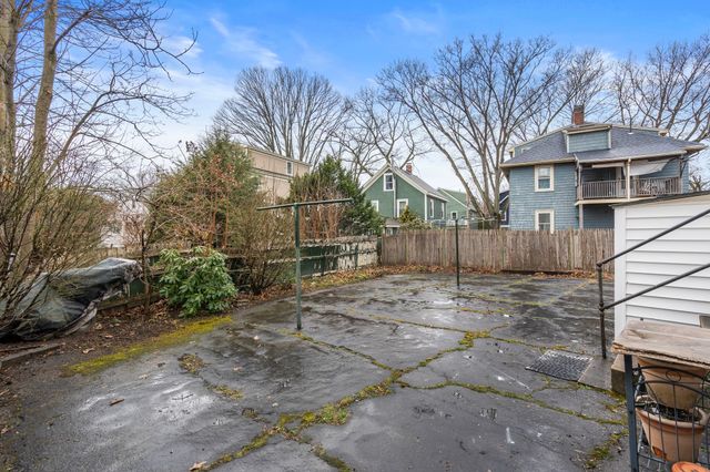 15 Loveland St 15, Brookline, MA 02445
