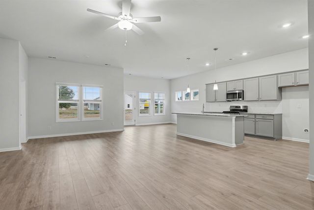 859 Wild Indigo Dr, Conway, SC 29526