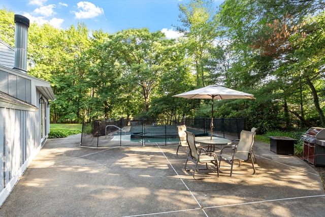 26 Wing Road, Lynnfield, MA 01940