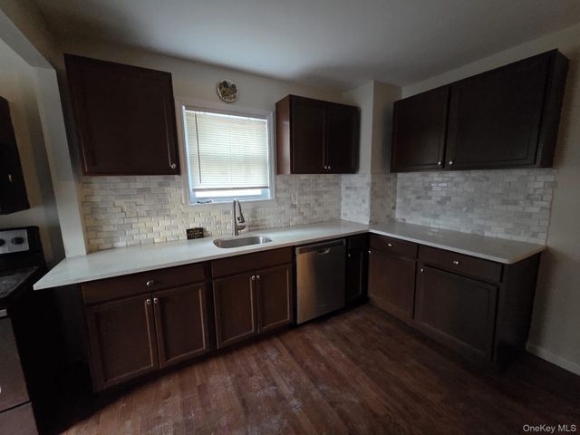 10 N 15th Street, Wyandanch, NY 11798