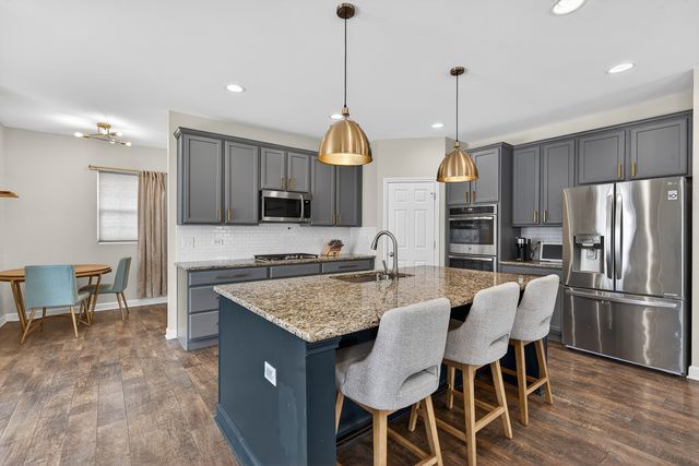 13836 Amelia Drive, Lemont, IL 60439