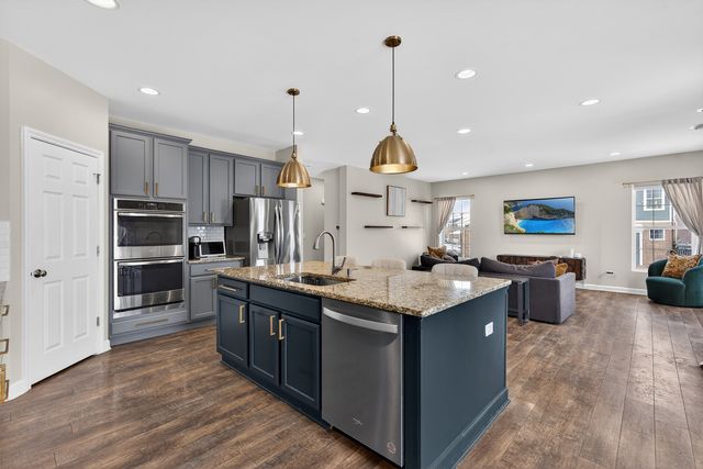 13836 Amelia Drive, Lemont, IL 60439