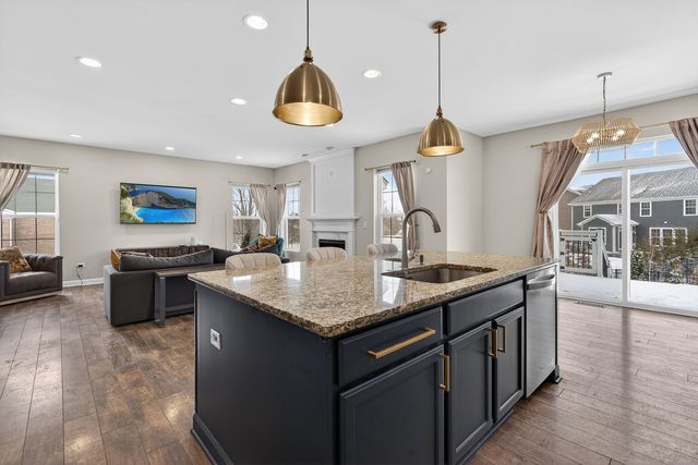 13836 Amelia Drive, Lemont, IL 60439