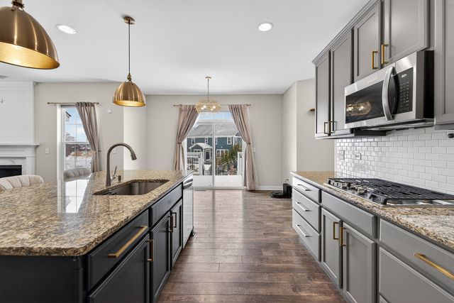 13836 Amelia Drive, Lemont, IL 60439