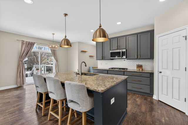 13836 Amelia Drive, Lemont, IL 60439