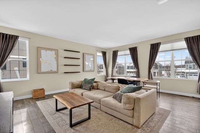 13836 Amelia Drive, Lemont, IL 60439