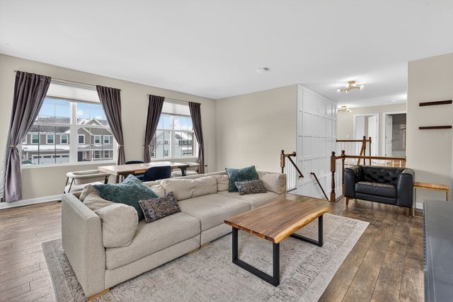 13836 Amelia Drive, Lemont, IL 60439