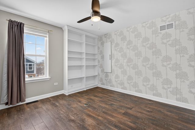 13836 Amelia Drive, Lemont, IL 60439