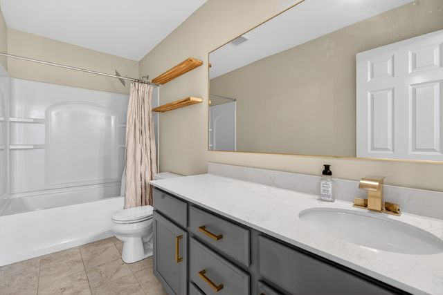 13836 Amelia Drive, Lemont, IL 60439