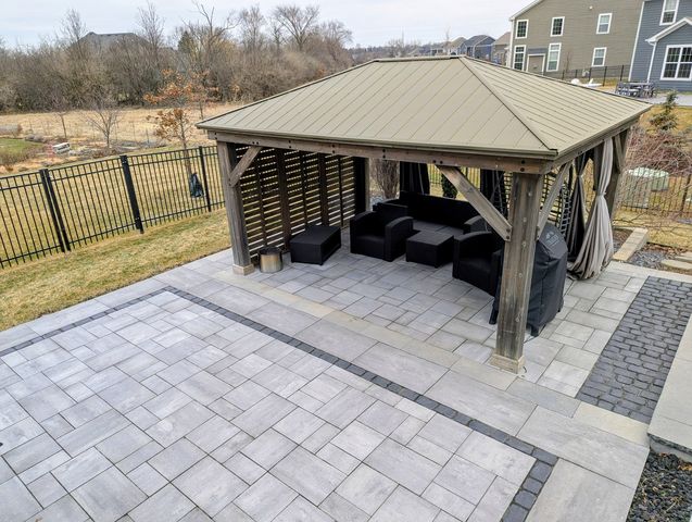 13836 Amelia Drive, Lemont, IL 60439