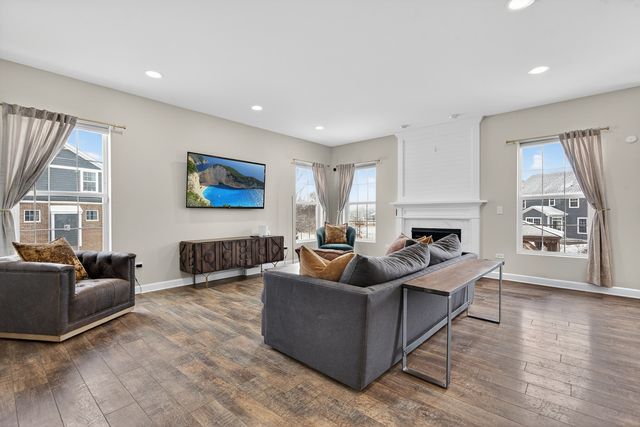 13836 Amelia Drive, Lemont, IL 60439