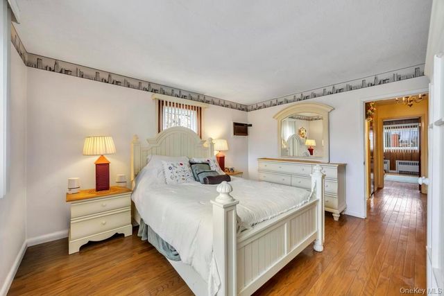 7 N Terrace Place, Valley Stream, NY 11580